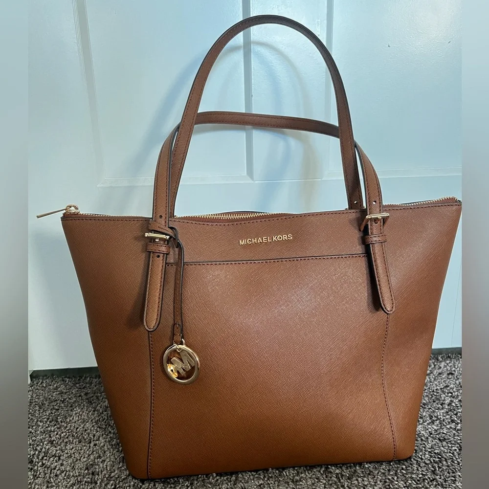 Michael Kors Ciara LG Tote Bag Leather NWT - Picture 7 of 11